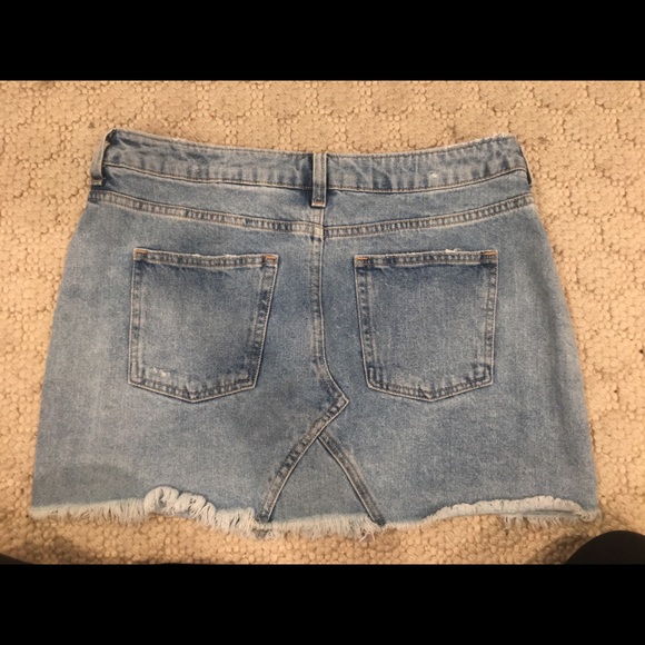 H&M - Denim mini skirt - Picture 2 of 5